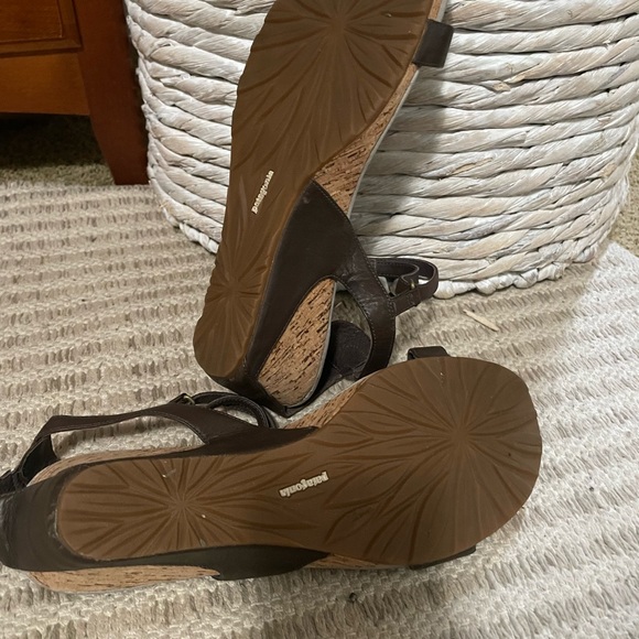Patagonia dark brown leather cork wedge sandals Size 11 - Picture 2 of 5